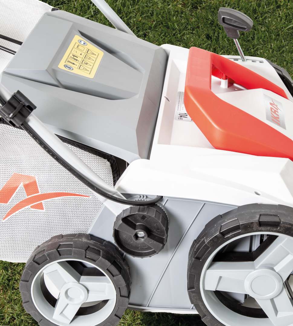 IKRA Elektro-Vertikutierer / Rasenlüfter » IEVL 1838 « 1800 Watt