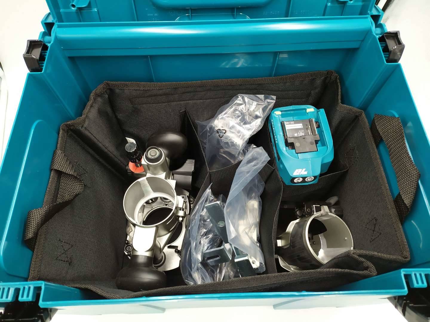 Makita Akku-Multifunktionsfräse DRT50ZJX2 18V im Makpac Oberfräse