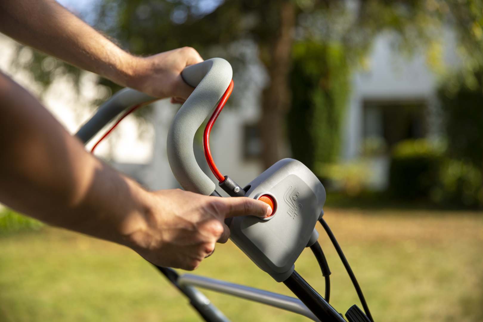 IKRA Elektro-Vertikutierer / Rasenlüfter » IEVL 1838 « 1800 Watt