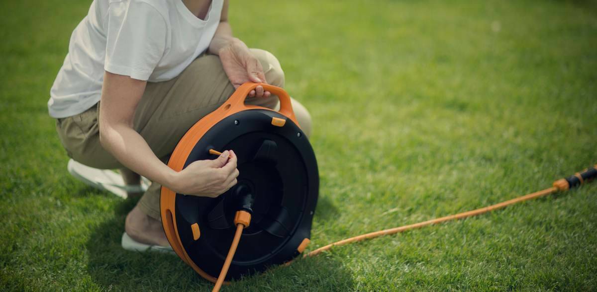 Fiskars Schlauchtrommel » Waterwheel S « 15 m Schlauch inkl. Zubehör