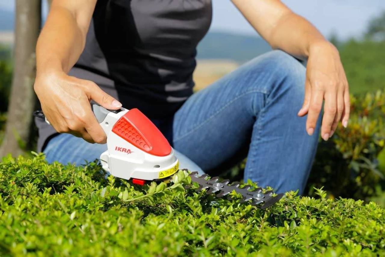 Ikra Akku-Grasschere » IGBS 1054 « Li-Ion - 2in1 Multi-Werkzeug