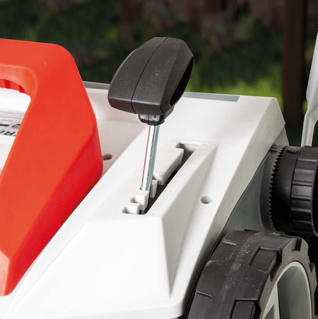 IKRA Elektro-Vertikutierer / Rasenlüfter » IEVL 1838 « 1800 Watt