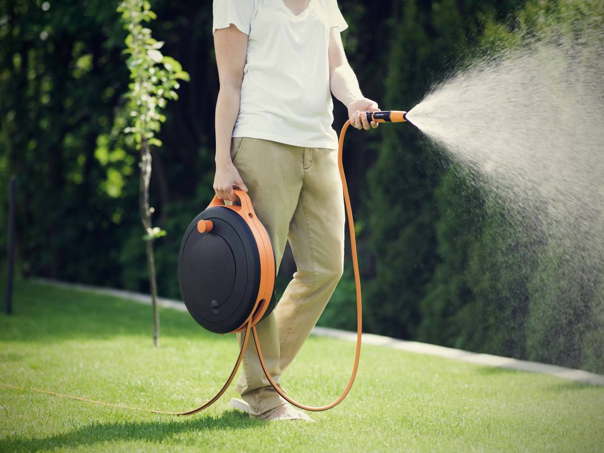 Fiskars Schlauchtrommel » Waterwheel S « 15 m Schlauch inkl. Zubehör