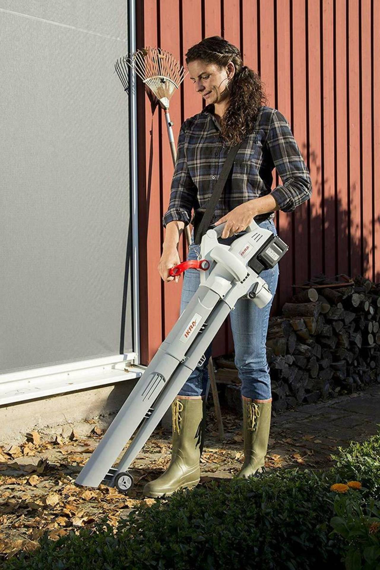 IKRA Akku-Laubsauger » ICBV 2/20 « ink. 2 Akkus & Ladegerät